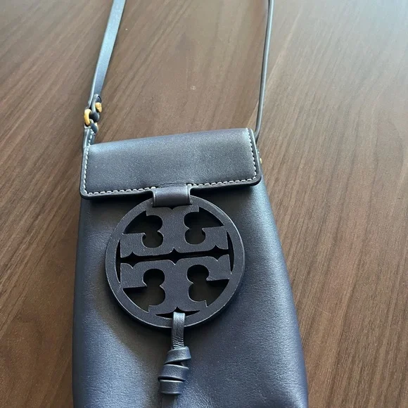 Tory burch deals navy blue crossbody